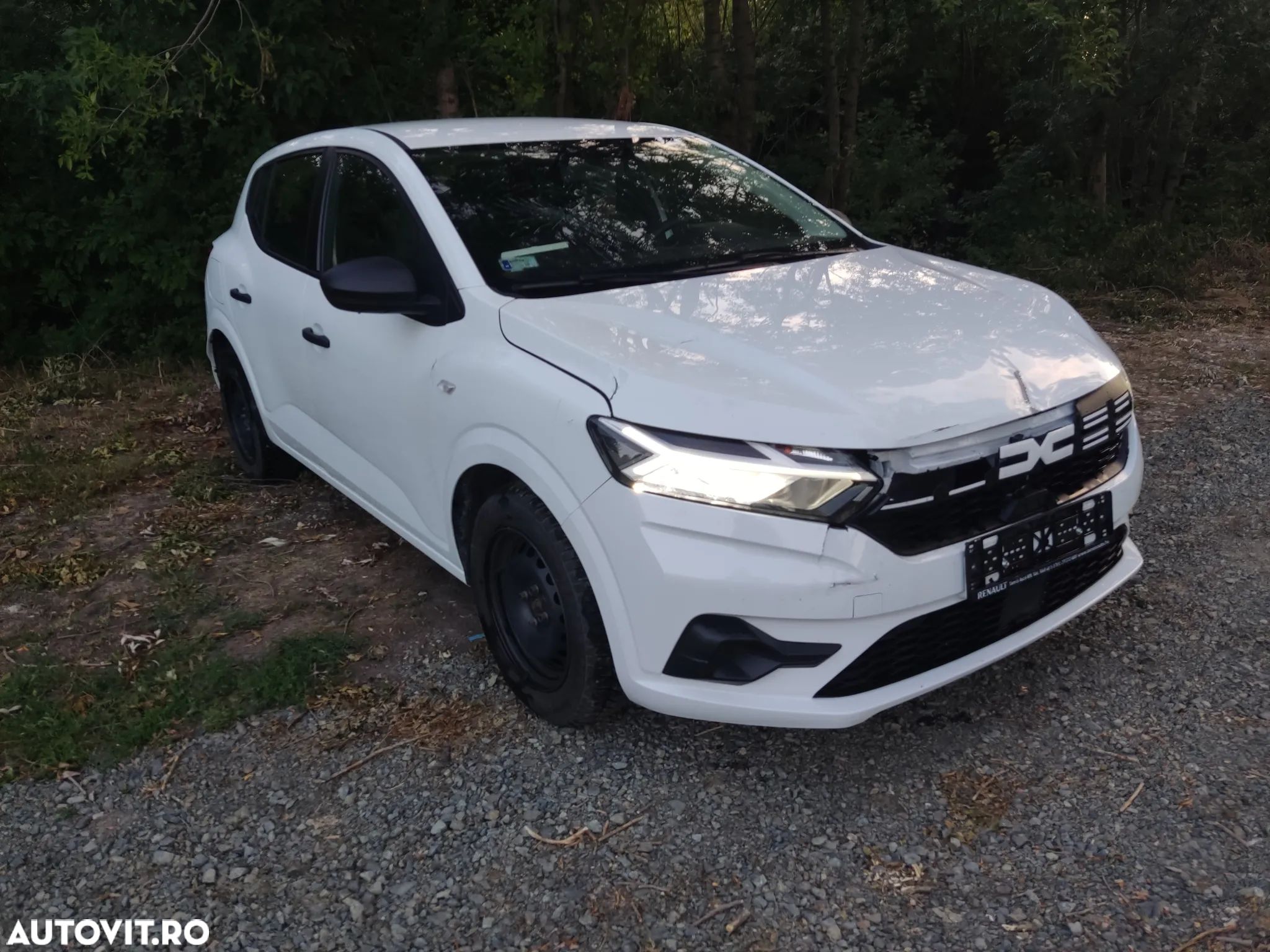 Dacia Sandero TCe 90 Essential - 1