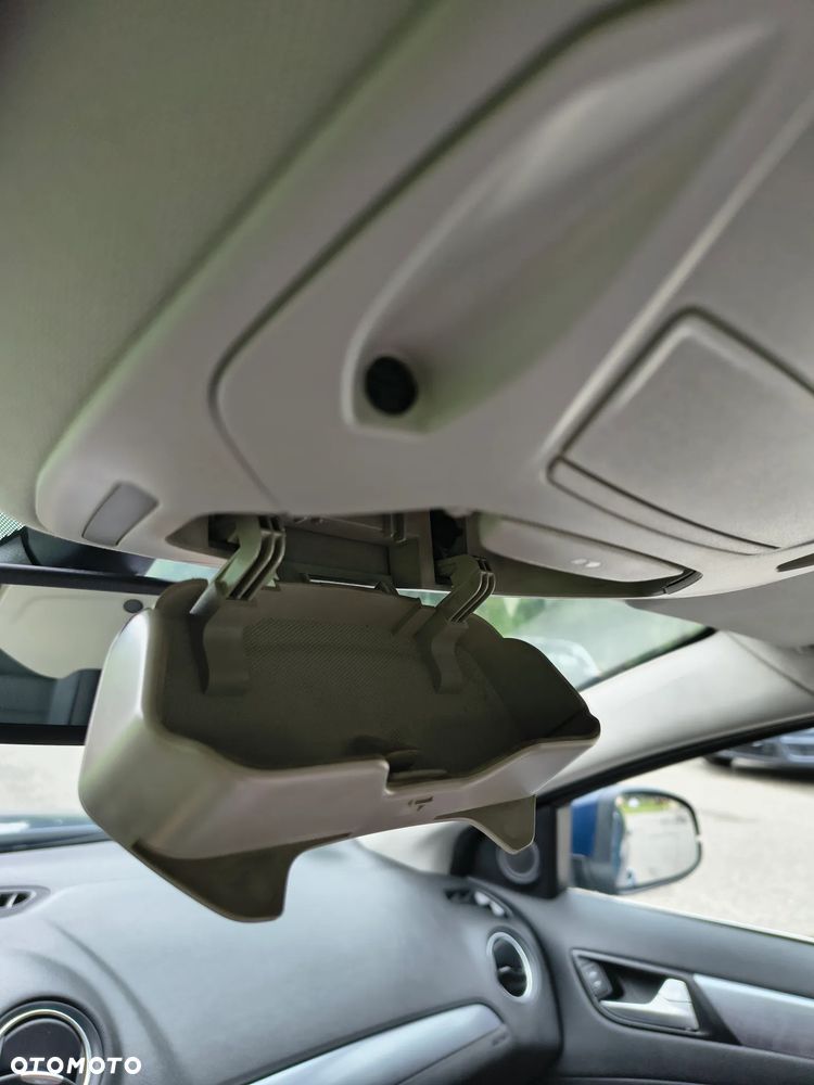 Ford Mondeo - 32