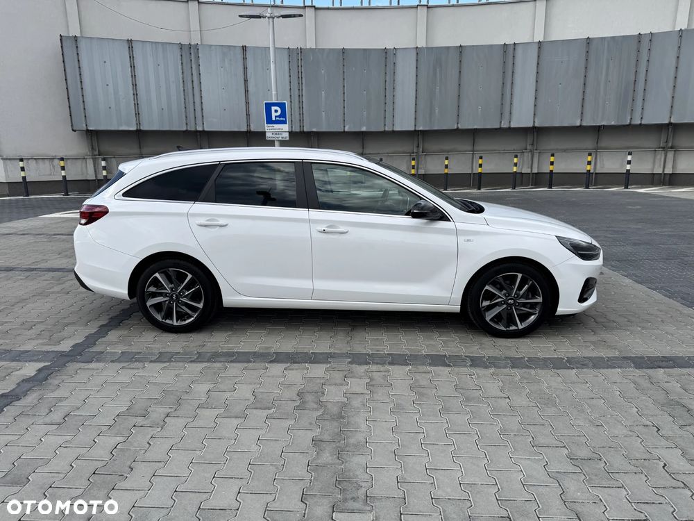 Hyundai i30 1.5 T-GDI 48V Executive DCT - 5