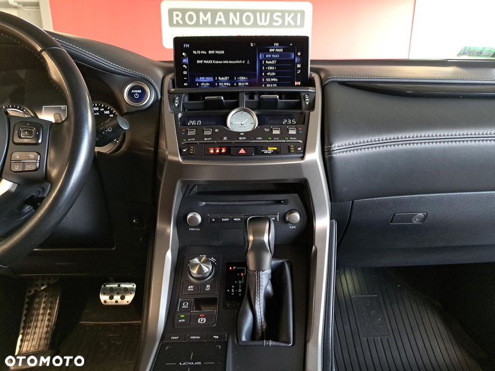 Lexus NX 300h Business Edition AWD - 20