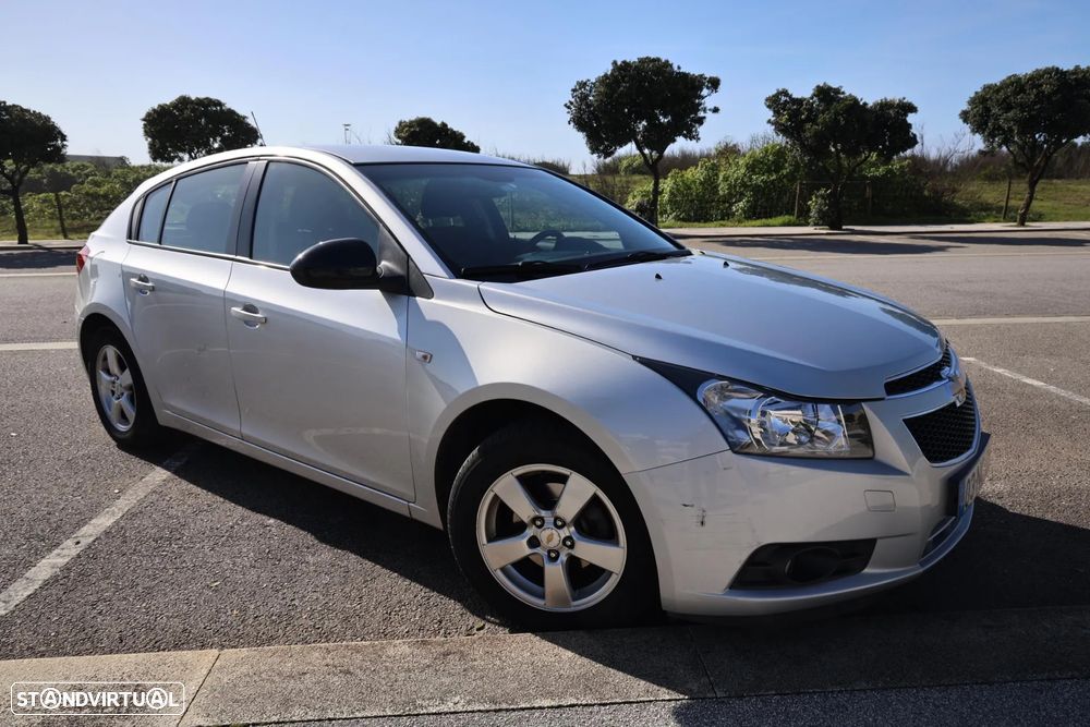 Chevrolet Cruze 1.6 LT - 9