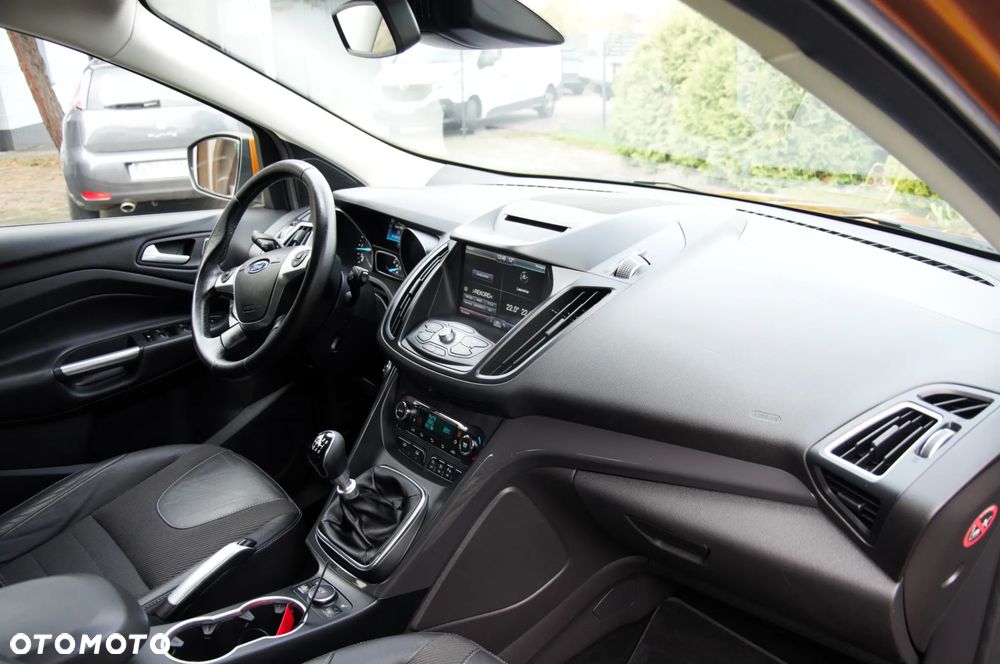 Ford Kuga 2.0 TDCi 2x4 Titanium - 25
