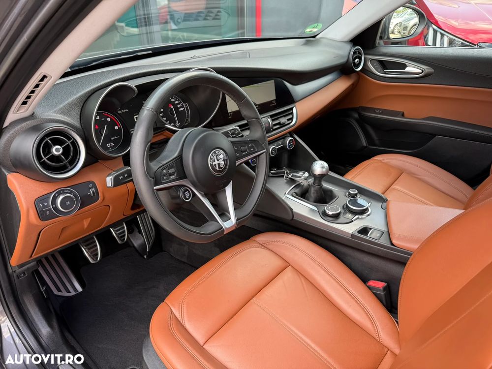 Alfa Romeo Giulia 2.2 JTDM Super - 13
