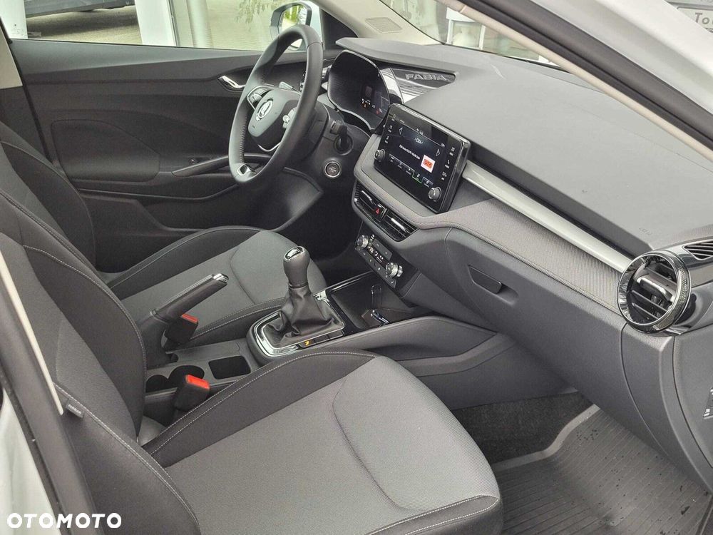Skoda Fabia - 8