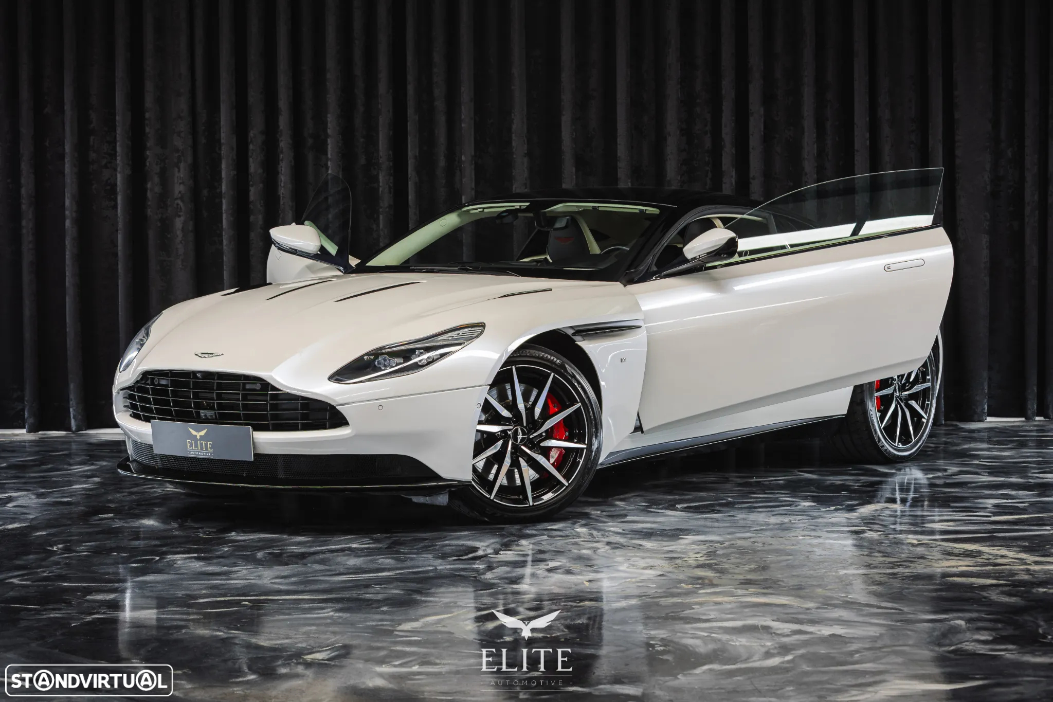 Aston Martin DB11 Coupé V12 Launch Edition - 3