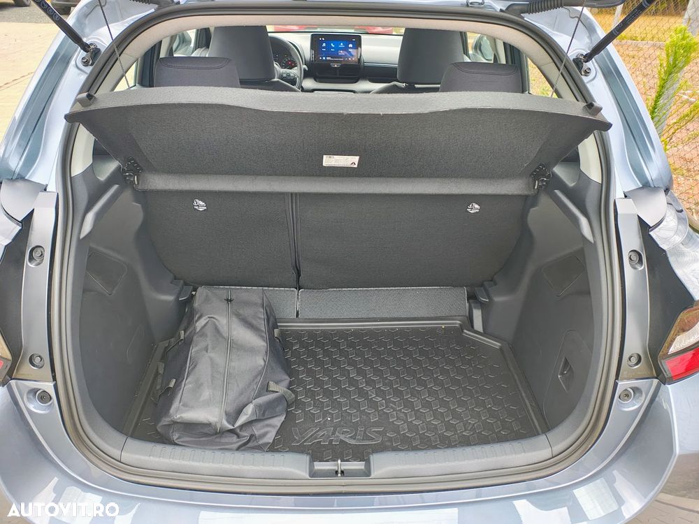 Toyota Yaris - 11