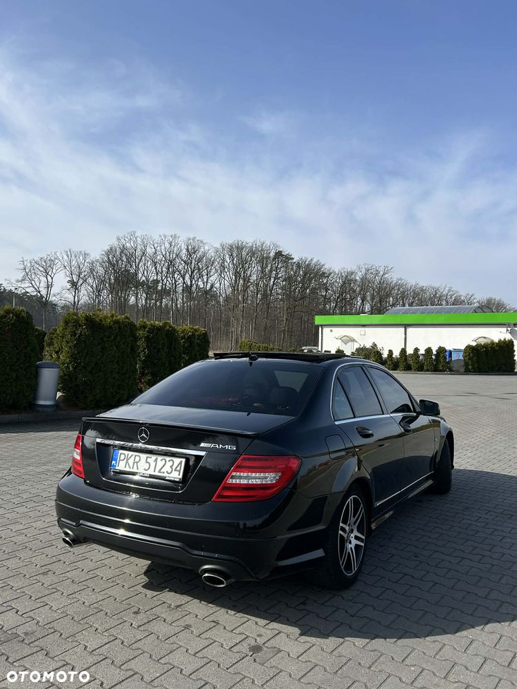 Mercedes-Benz Klasa C 220 CDI 4Matic 7G-TRONIC Avantgarde - 29