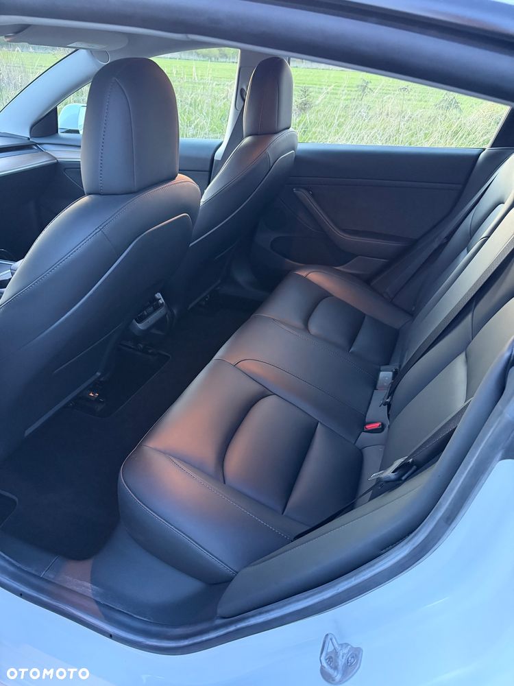 Tesla Model 3 - 10