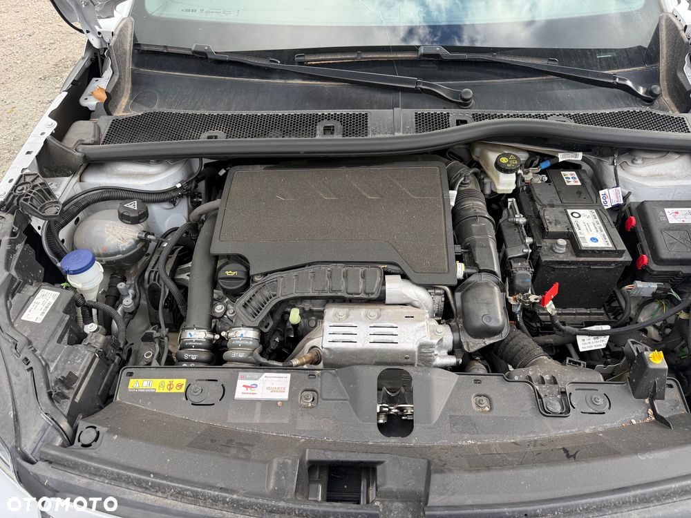 Peugeot 2008 - 8