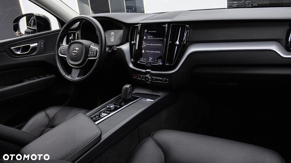 Volvo XC 60 T5 AWD Momentum Pro - 18