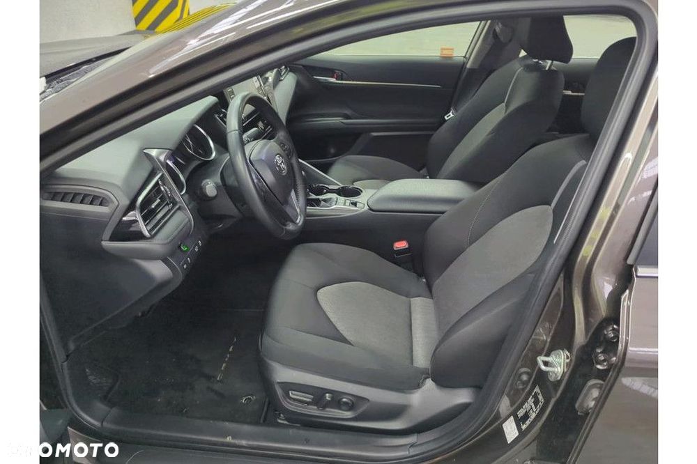 Toyota Camry - 5