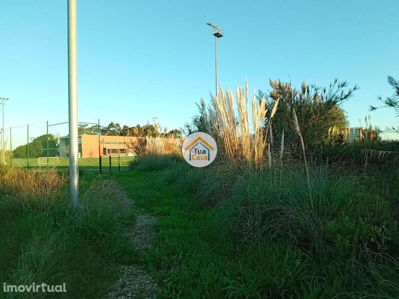 Terreno Urbano com Projeto Aprovado de Residência Universitária em Ave - Grande imagem: 4/17