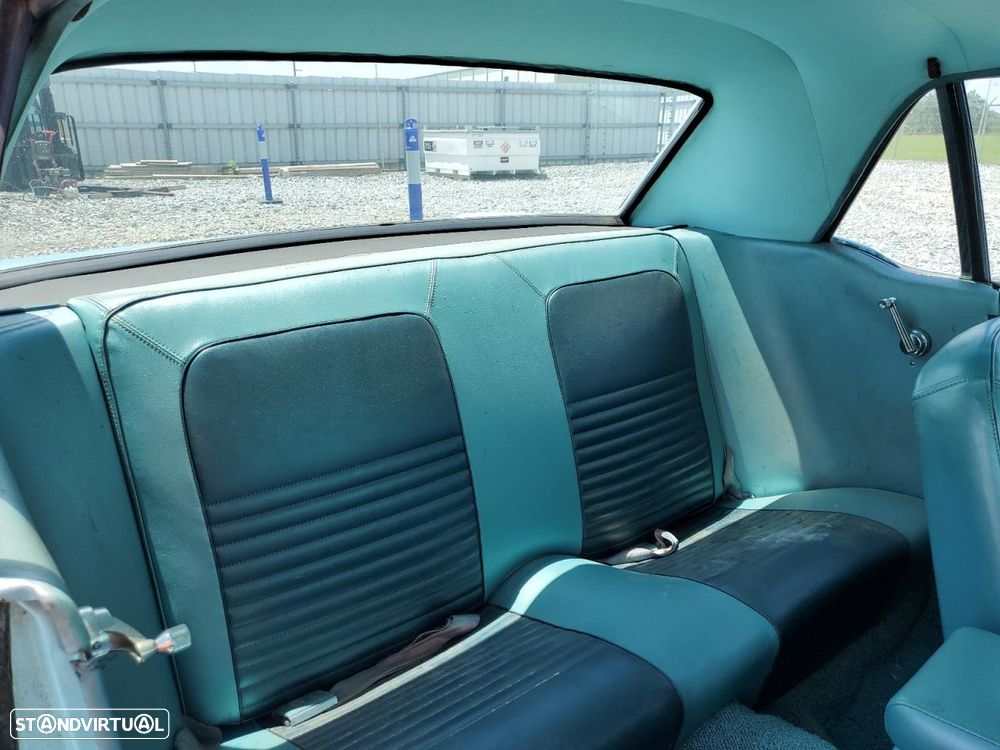Ford Mustang - 4