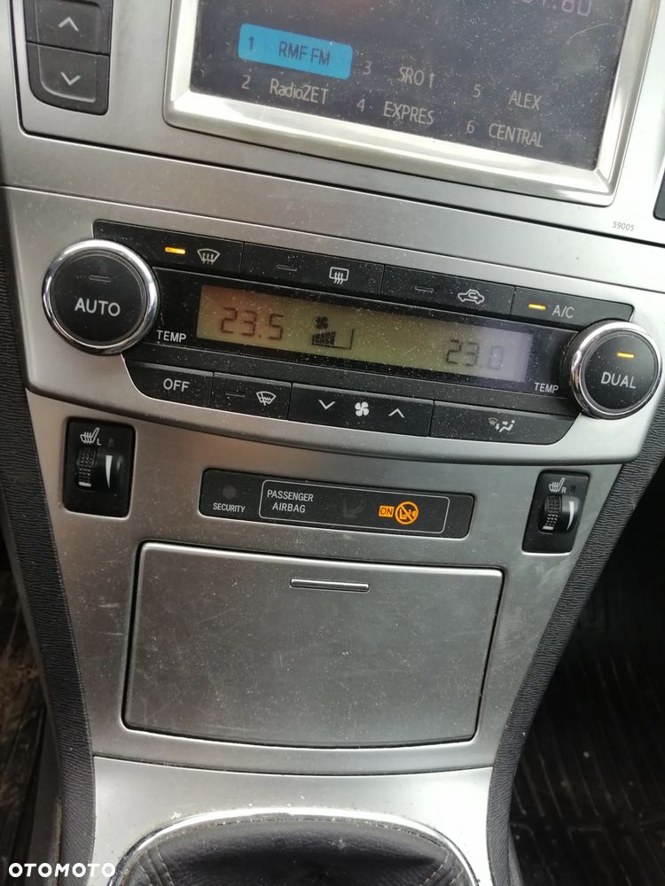 Toyota Avensis 2.0 D-4D Active - 18