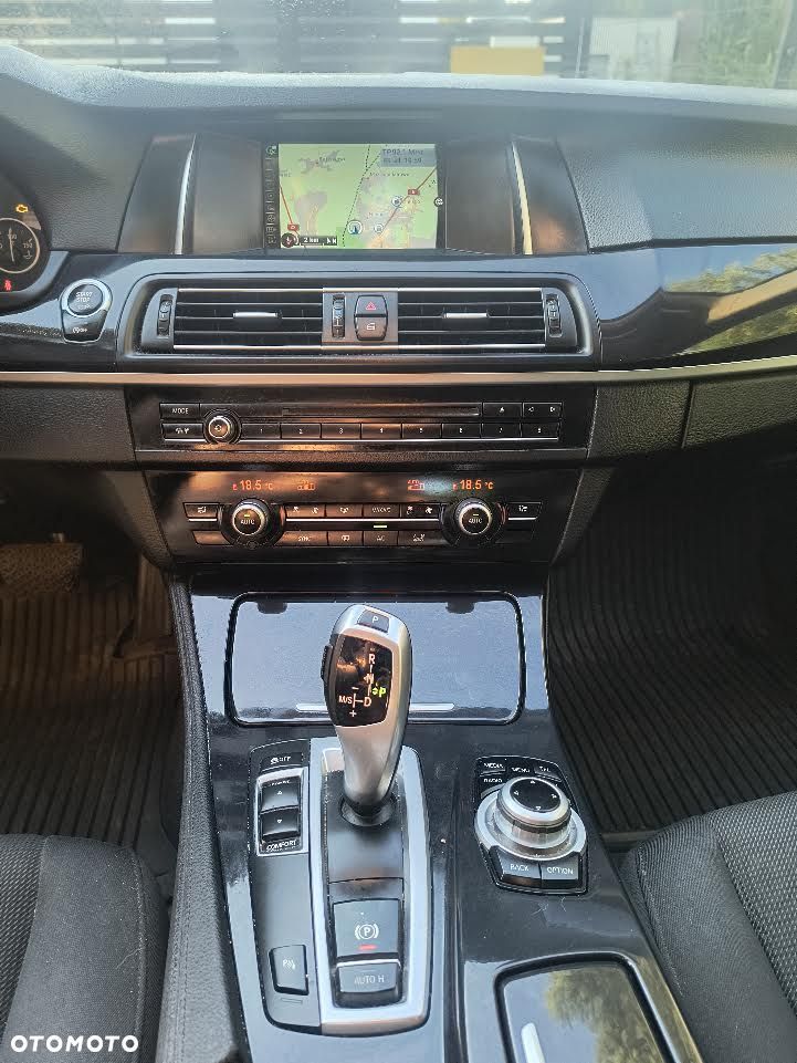 BMW Seria 5 518d - 11