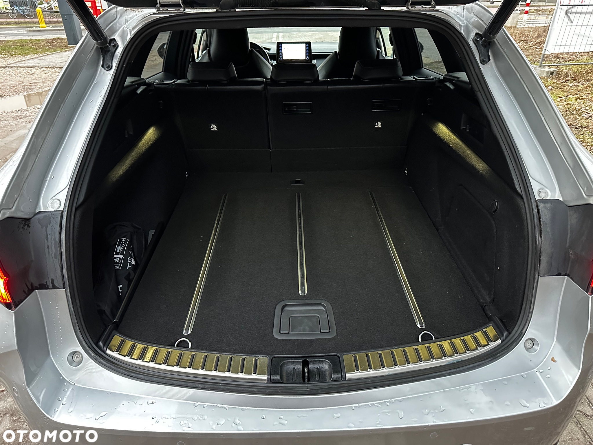 Toyota Corolla 2.0 Hybrid Executive - 20