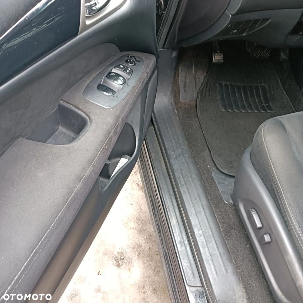 Nissan Pathfinder - 14