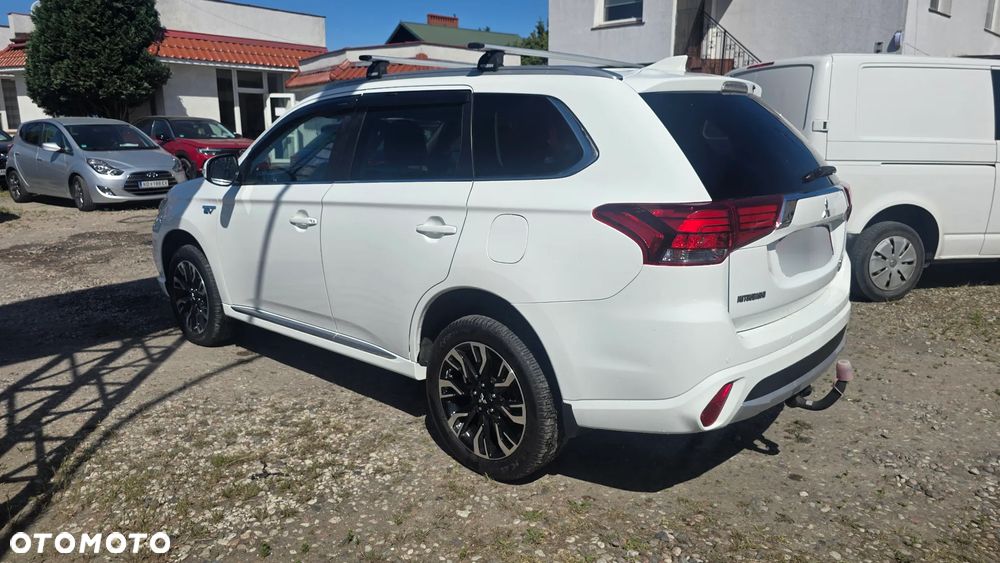 Mitsubishi Outlander 2.0 4WD - 16