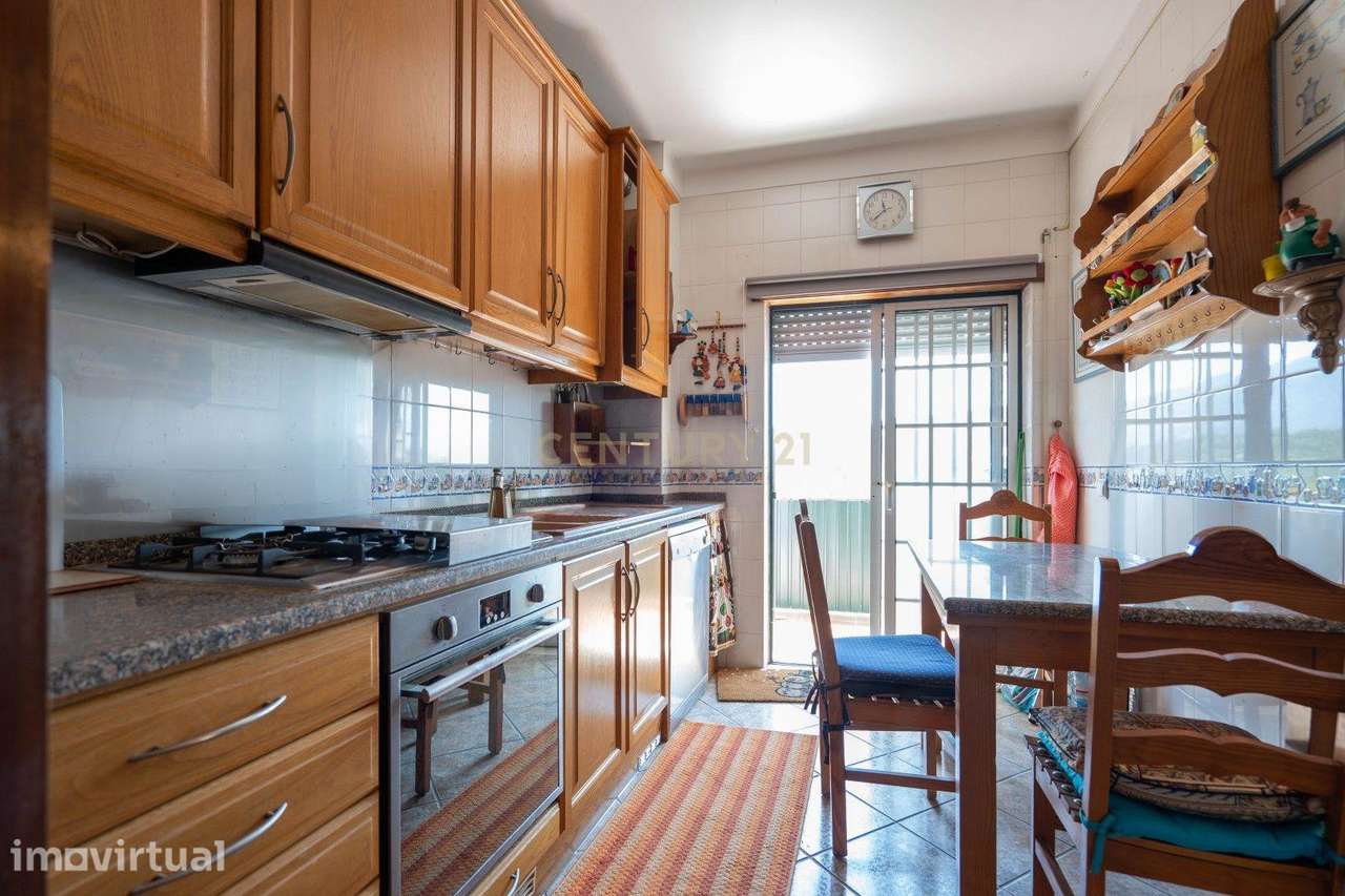 Duplex em Serpins, Lousã - 5 Quartos e Garagem - Grande imagem: 4/50