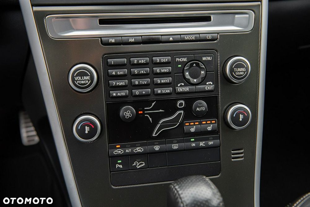 Volvo XC 60 D4 AWD Geartronic RDesign - 23