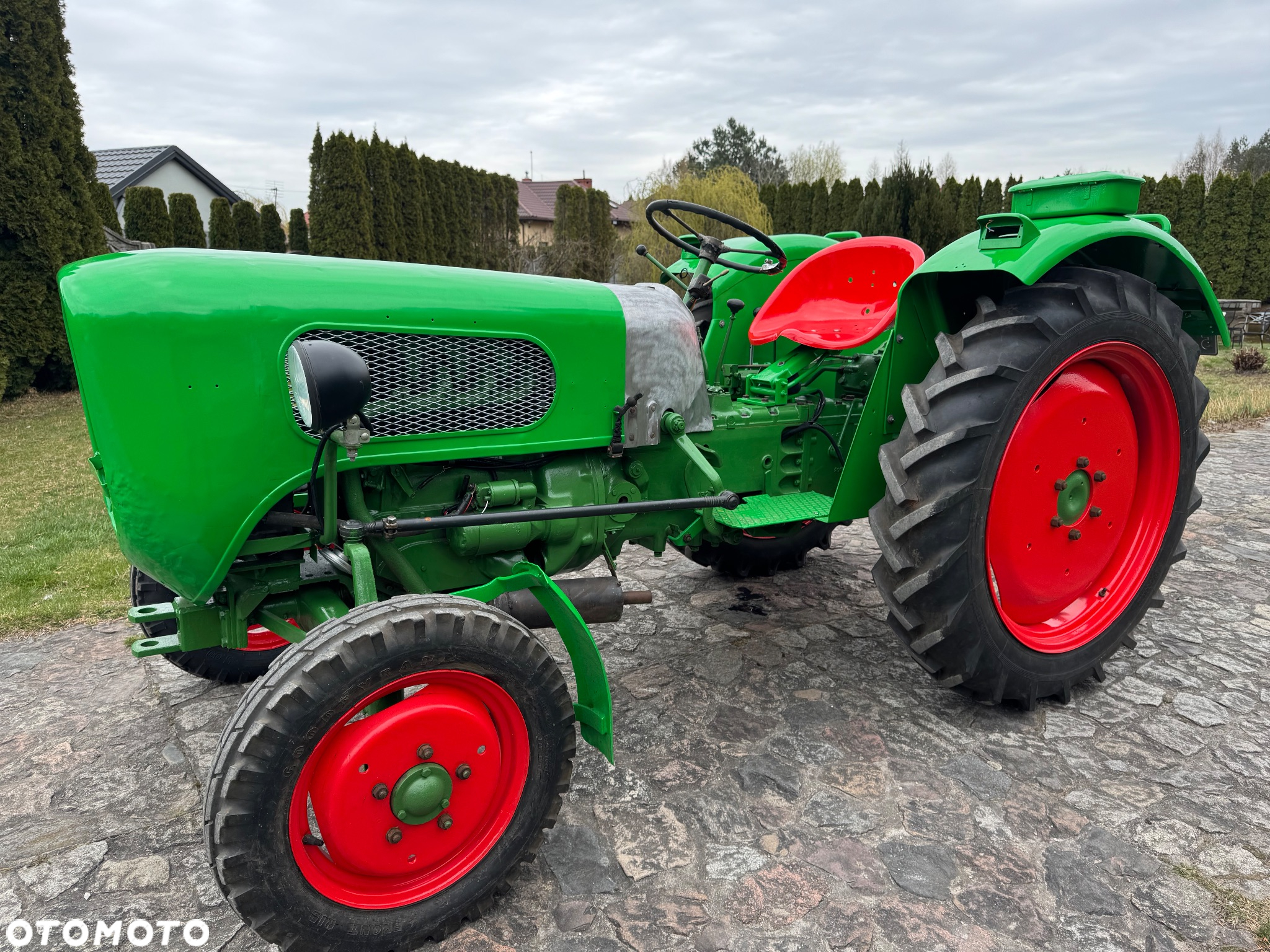 Deutz-Fahr Fahr Güldner A3K Burgund D133 - 26