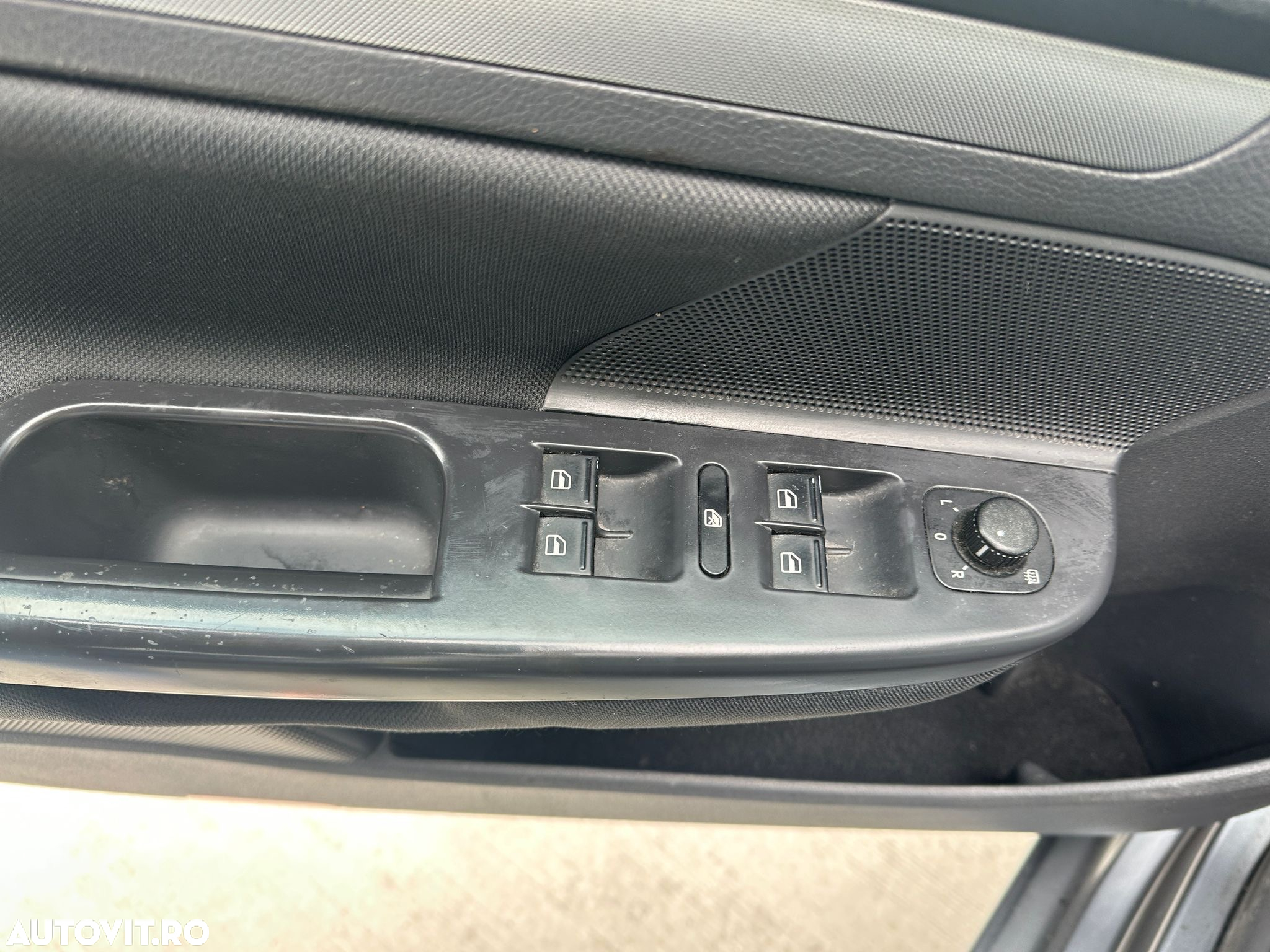 Volkswagen Golf 1.9 TDI DPF DSG Comfortline - 5
