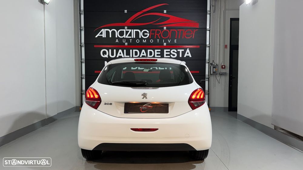 Peugeot 208 1.2 PureTech Signature - 8