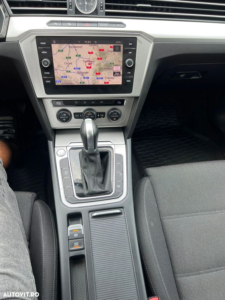 Volkswagen Passat - 8