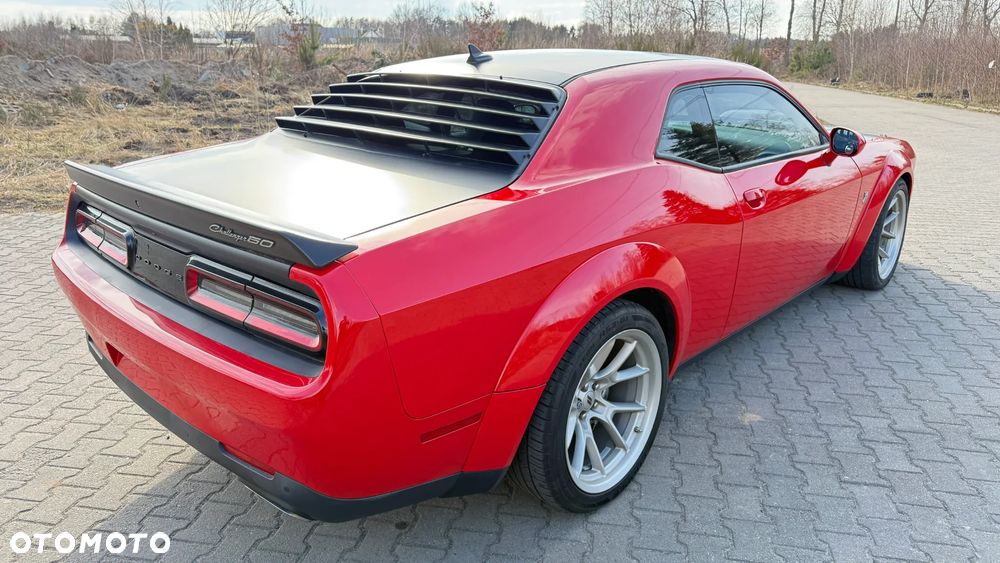Dodge Challenger - 13