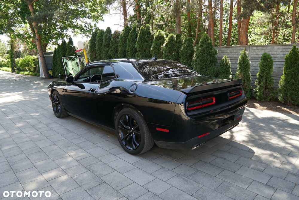 Dodge Challenger - 1