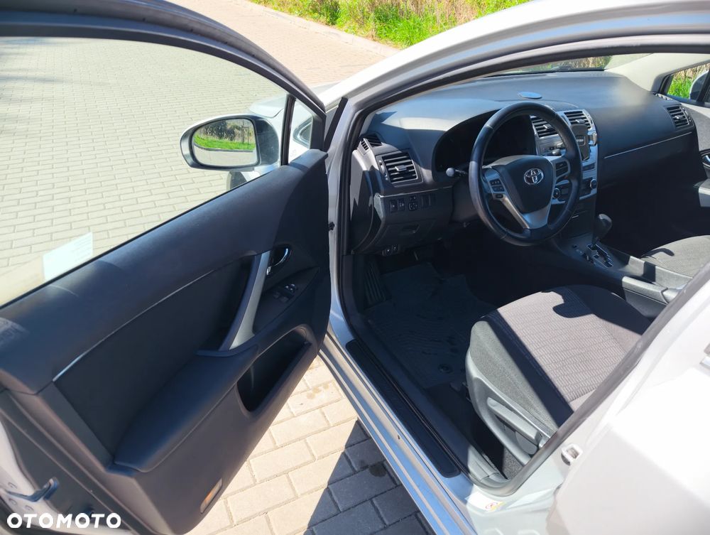 Toyota Avensis 1.8 Active MS - 11