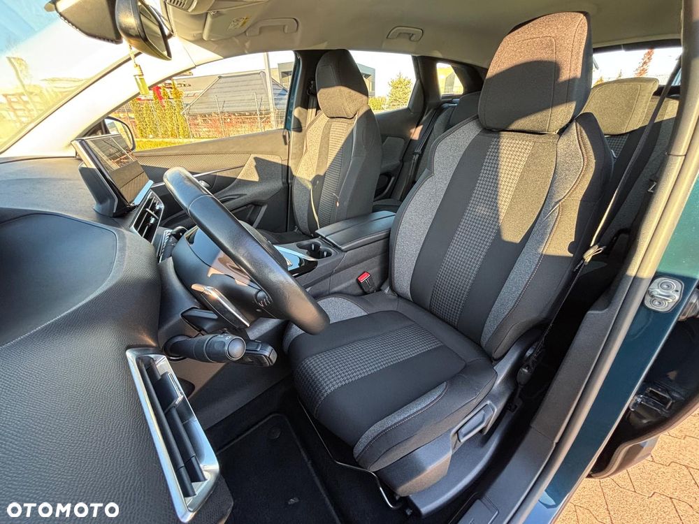 Peugeot 3008 1.5 BlueHDi Active S&S EAT8 - 17