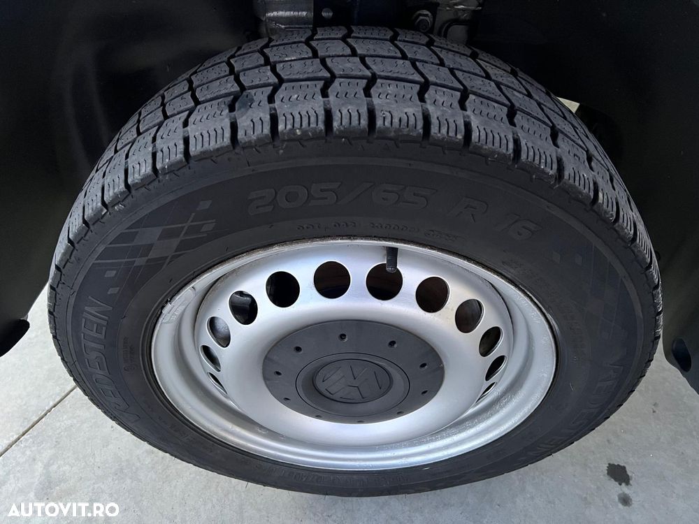 Volkswagen Caravelle - 30