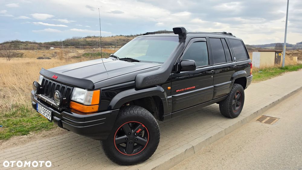 Jeep Grand Cherokee - 1