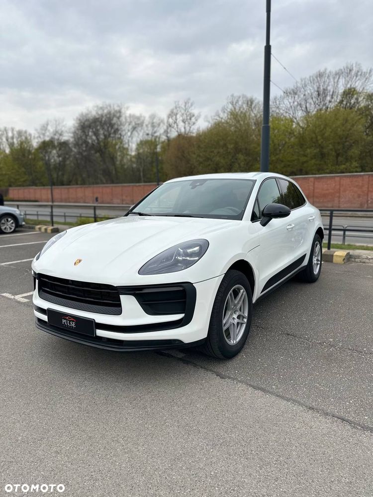 Porsche Macan - 1