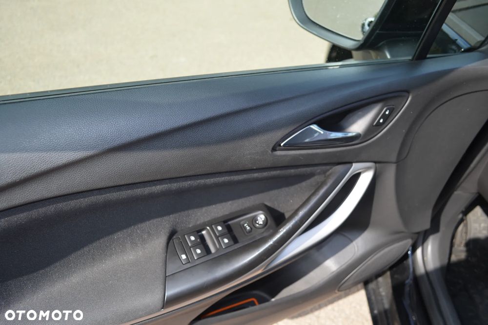 Opel Astra 1.6 CDTI Sport - 18