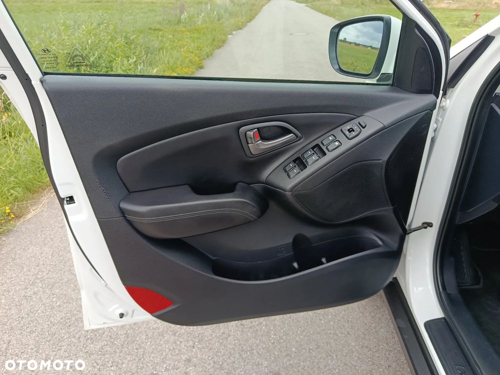 Hyundai ix35 1.7 CRDi 2WD blue Finale Silver - 19