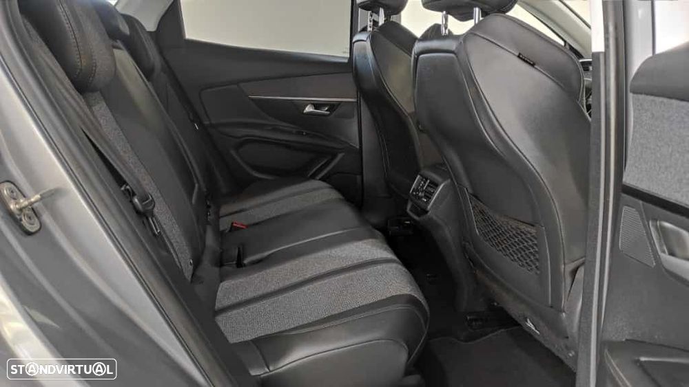 Peugeot 3008 1.2 PureTech Allure EAT8 - 20