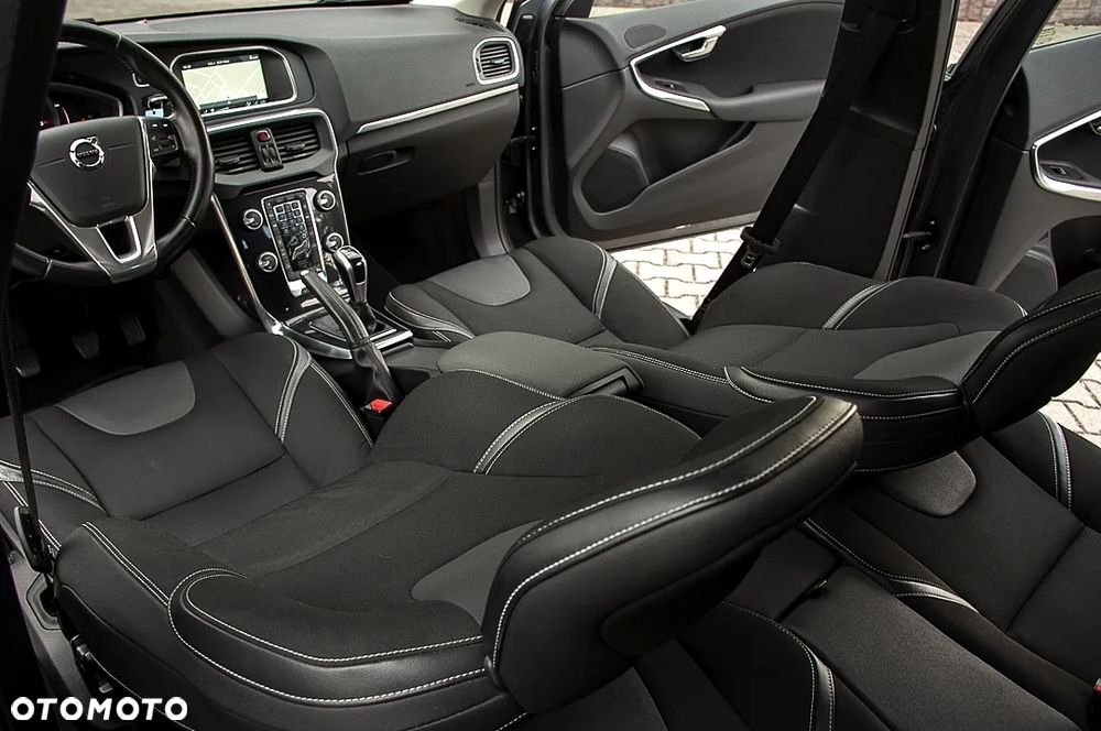 Volvo V40 D2 Drive-E Momentum - 35