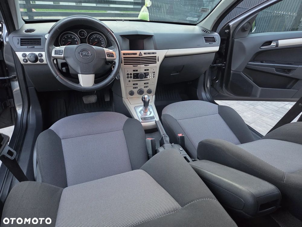 Opel Astra 1.6 Automatik Design Edition - 30