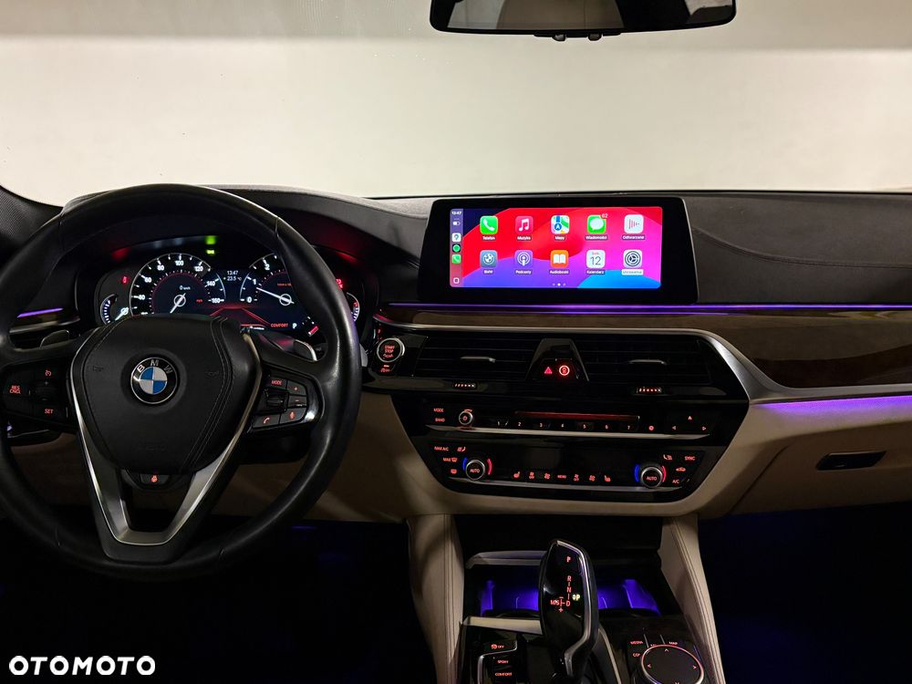 BMW Seria 5 530i Luxury Line - 12