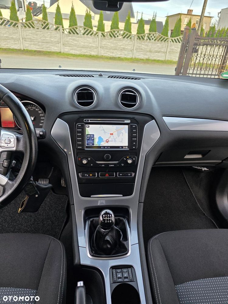 Ford Mondeo 2.0 TDCi Ambiente - 38