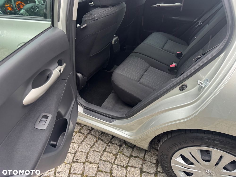 Toyota Auris 1.6 VVT-i Executive - 21