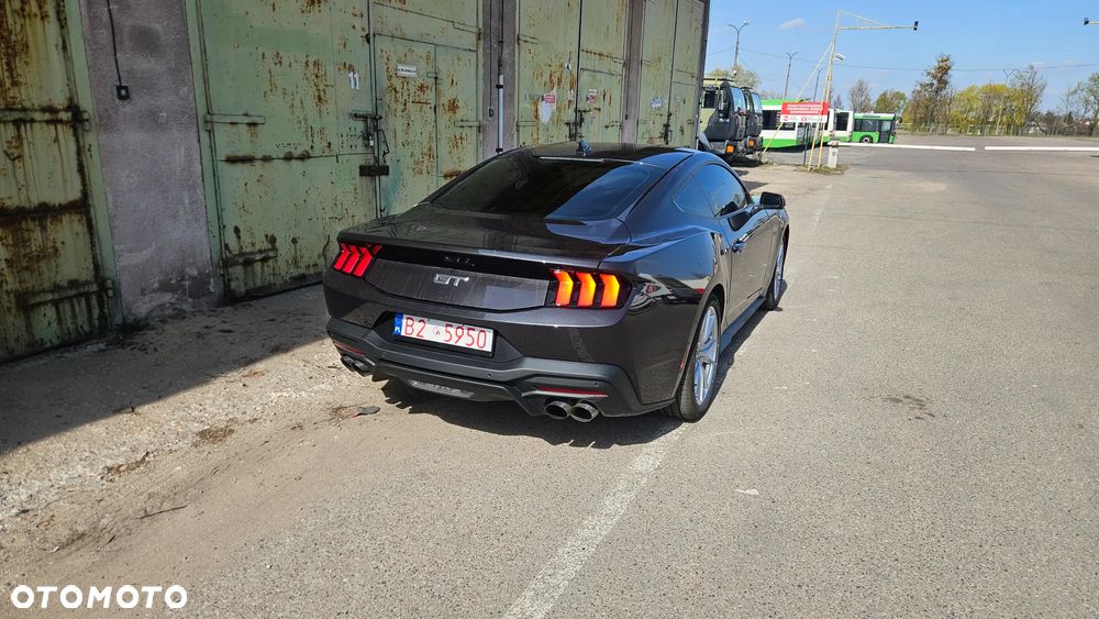 Ford Mustang - 16