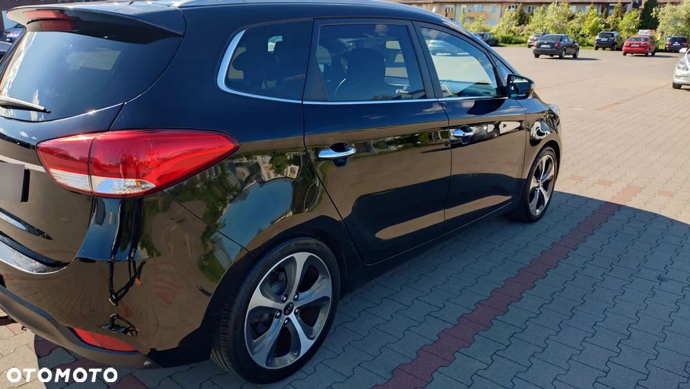 Kia Carens 1.7 CRDi XL 7os - 11
