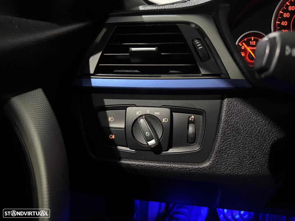 BMW 320 d Touring Auto Pack M - 19