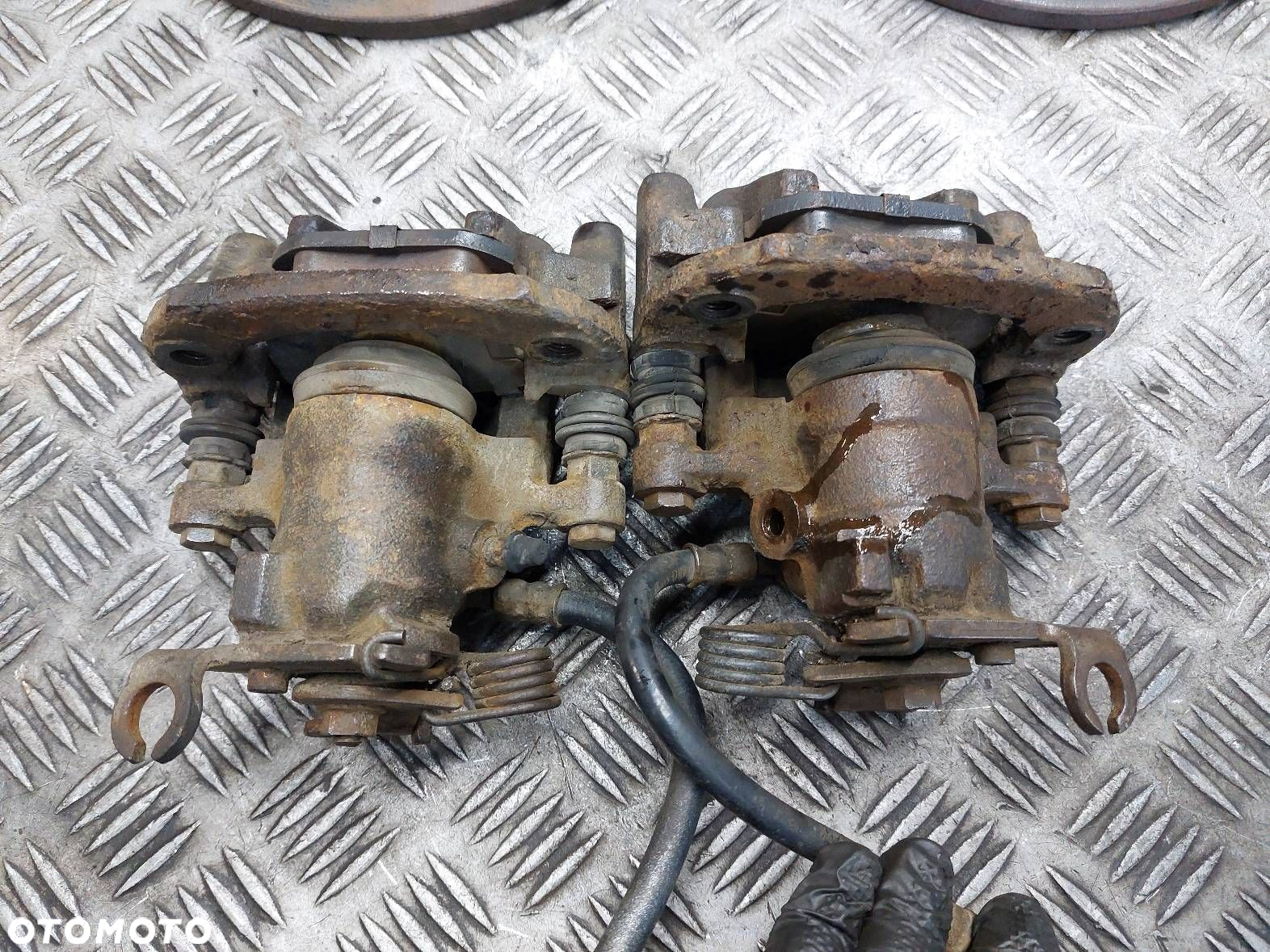 TARCZE HAMULCOWE TYŁ + KLOCKI + ZACISKI VOLVO V40 I LIFT - 2
