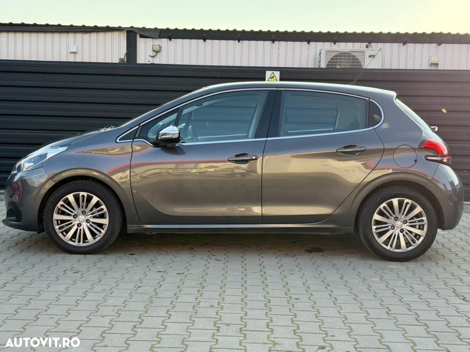 Peugeot 208 PureTech 110 Stop & Start EAT6 Allure - 10