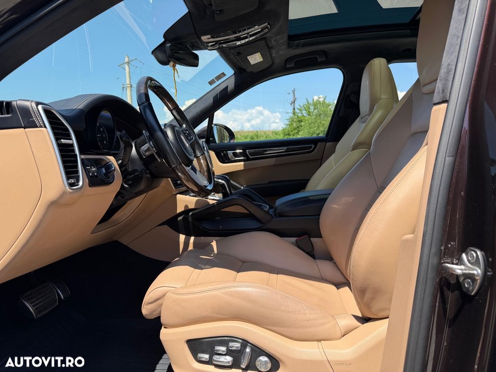 Porsche Cayenne - 6