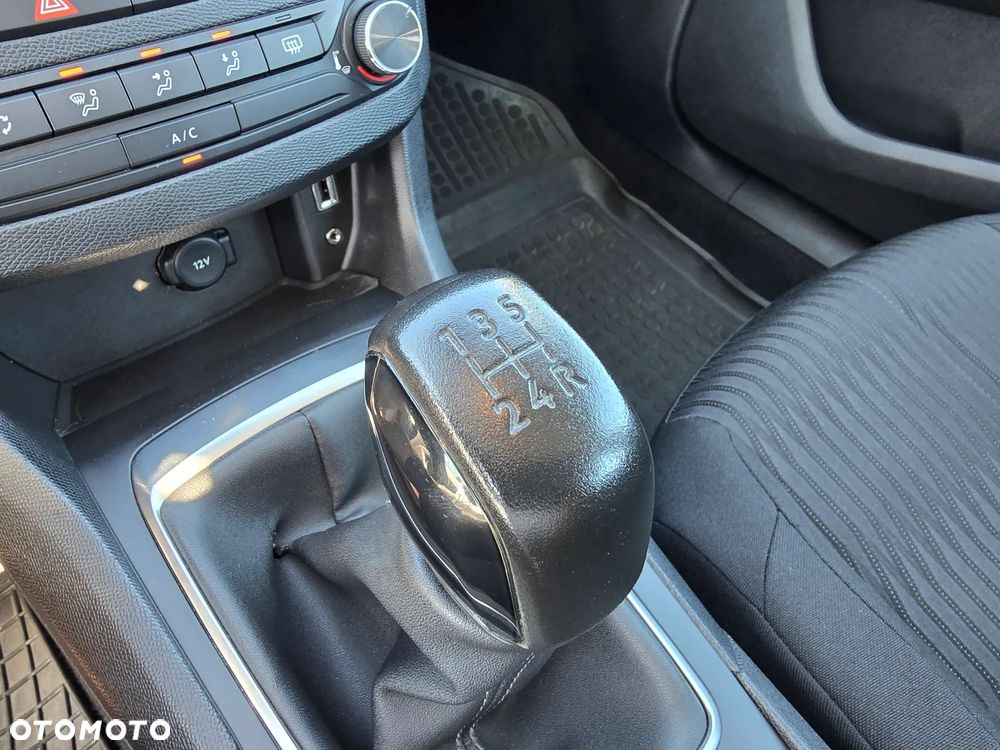 Peugeot 308 1.6 BlueHDi Access S&S - 24